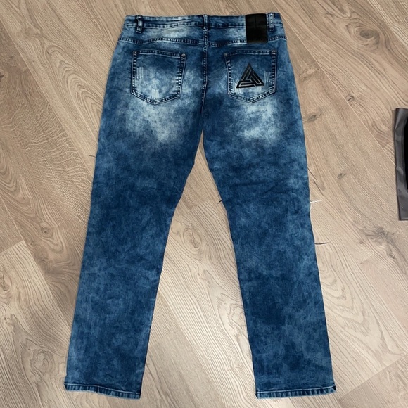 Black Pyramid - Picture 4 of 7